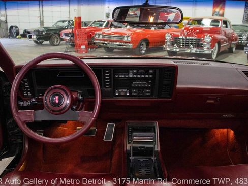 Used 1988 Oldsmobile Toronado Trofeo image 16