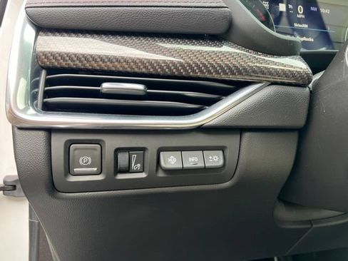 Used 2021 Cadillac XT4 Sport AWD/4WD image 24
