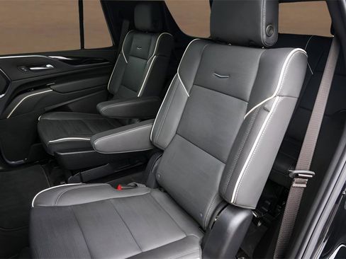 Used 2024 Cadillac Escalade Sport w/ LPO, ONYX Package image 26