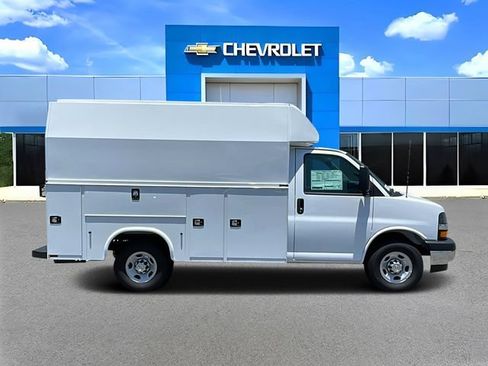 New 2026 Chevrolet Express 3500 w/ Power Convenience Package RWD image 2