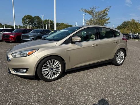 Used 2017 Ford Focus Titanium FWD image 13