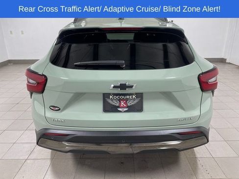 Used 2024 Chevrolet Trax ACTIV w/ Driver Confidence Package FWD image 5