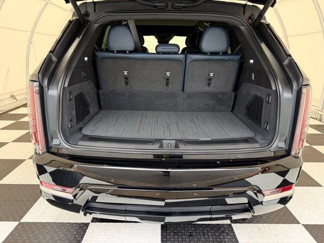 Used 2025 Cadillac Escalade IQ Luxury 2 w/ LPO, Premium Carpet Package AWD/4WD image 4
