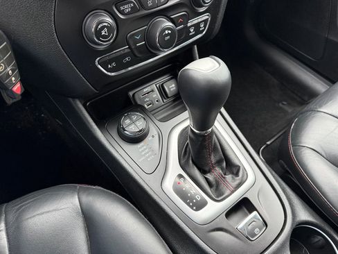 Used 2016 Jeep Cherokee Trailhawk w/ Leather Interior Group image 13