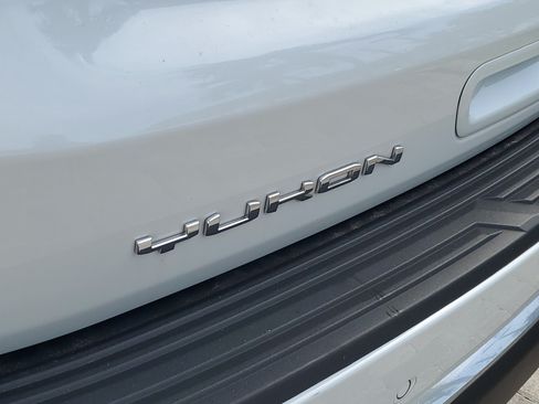 Used 2026 GMC Yukon XL Denali w/ Sun & Power Step Package RWD image 8