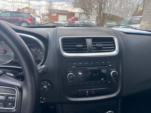 Used 2014 Dodge Avenger SE w/ Blacktop Package image 23