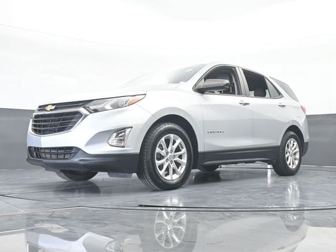 Used 2020 Chevrolet Equinox LS image 51