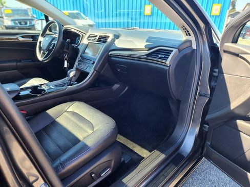 Used 2016 Ford Fusion SE w/ Equipment Group 202A FWD image 28