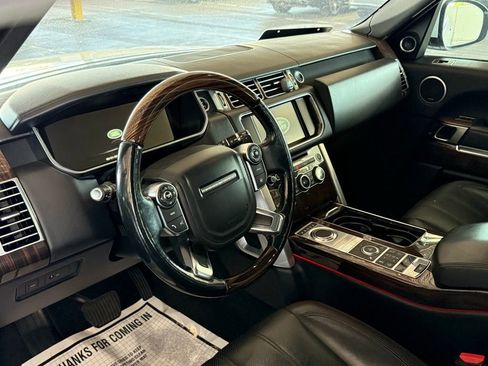 Used 2016 Land Rover Range Rover HSE image 2