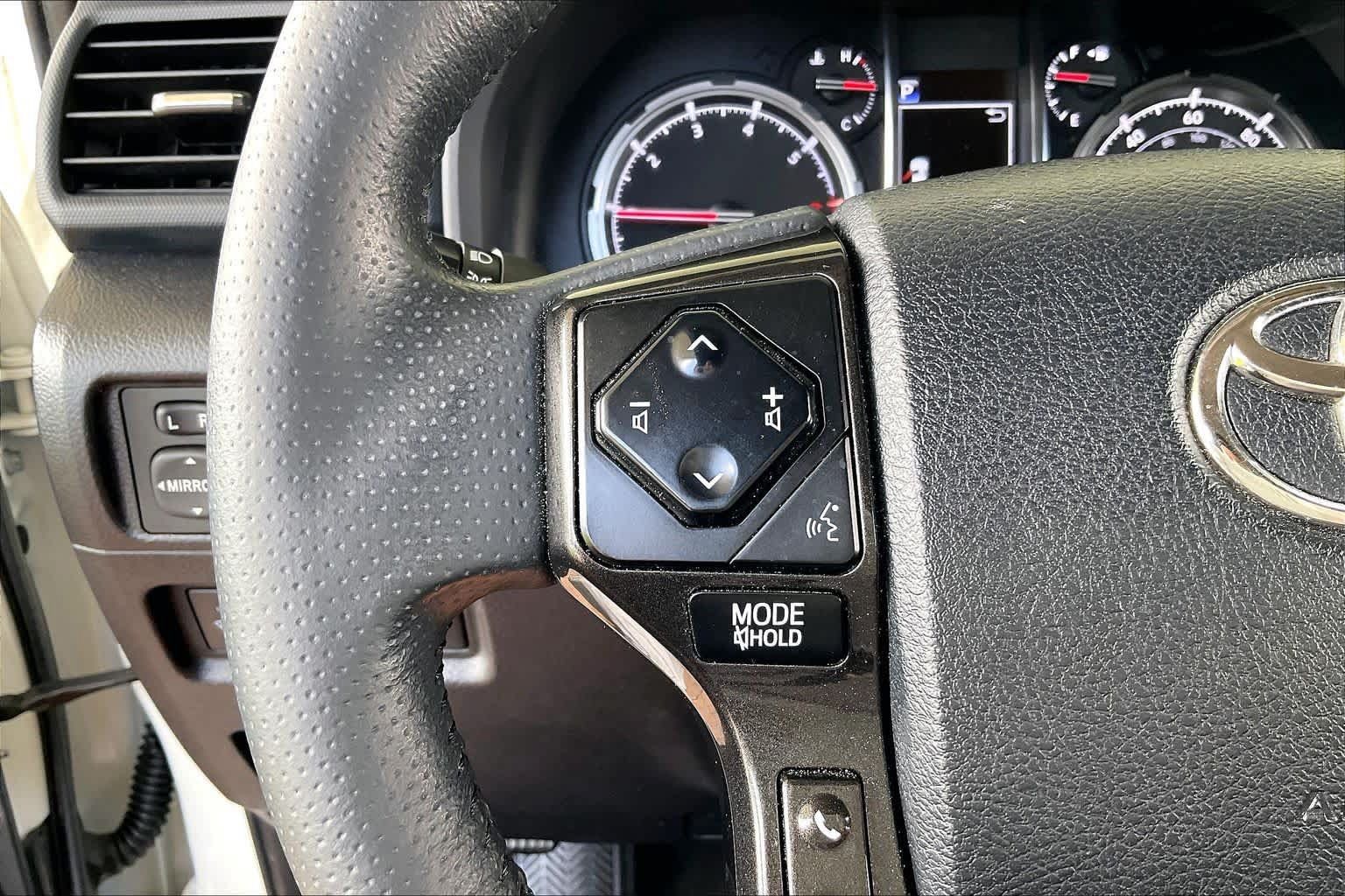Used 2021 Toyota 4Runner TRD Off-Road Premium AWD/4WD image 22