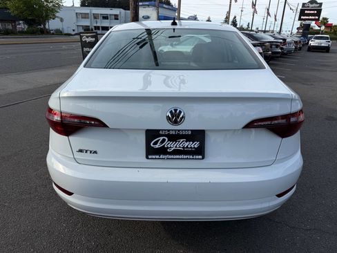 Used 2021 Volkswagen Jetta SE FWD image 5