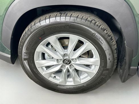 Used 2026 Toyota Corolla Cross LE image 31