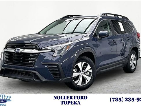 Used 2025 Subaru Ascent Premium AWD/4WD image 1