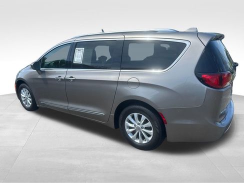 Used 2018 Chrysler Pacifica Touring-L w/ Premium Audio Group image 15