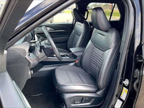 Used 2025 Ford Explorer ST-Line w/ ST-Line Street Pack image 24