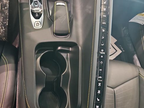 Used 2025 Chevrolet Corvette Z06 RWD image 9