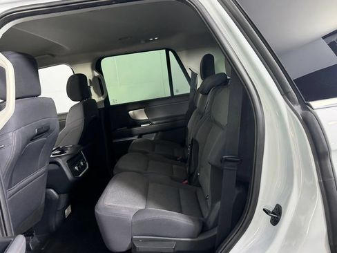 Used 2025 Ford Expedition Active AWD/4WD image 25