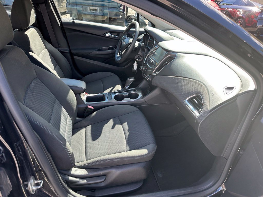 Used 2016 Chevrolet Cruze LT FWD image 27