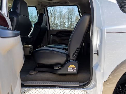 Used 2005 Ford Excursion Eddie Bauer image 21