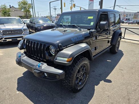 Used 2023 Jeep Wrangler Unlimited w/ Sun & Screen Package AWD/4WD image 2