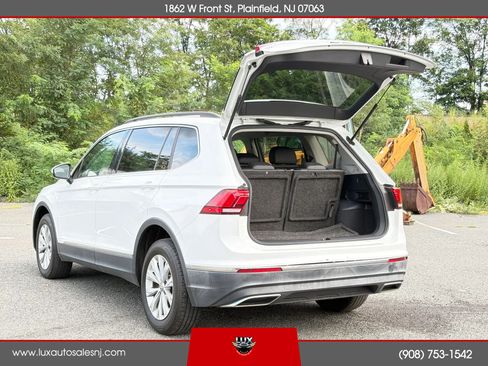 Used 2018 Volkswagen Tiguan SE w/ 3rd Row Seat Package AWD/4WD image 15