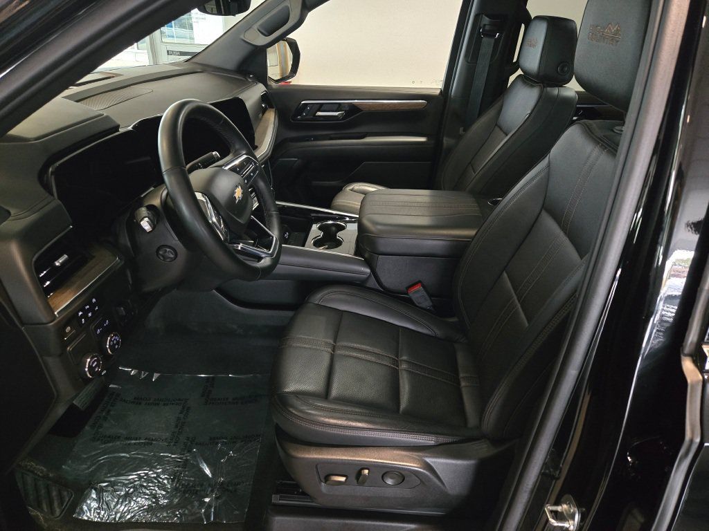 Used 2025 Chevrolet Tahoe High Country RWD image 25