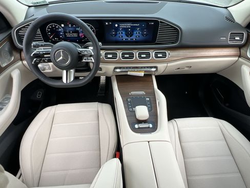 New 2026 Mercedes-Benz GLS 450 4MATIC image 28