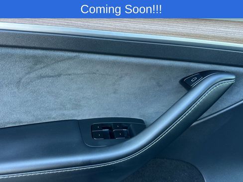 Used 2025 Tesla Model Y Long Range AWD/4WD image 11