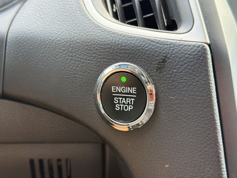 Used 2024 Ford Edge SEL AWD/4WD image 9