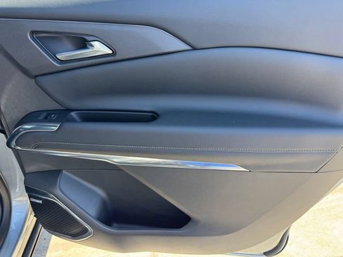 Certified 2025 Chevrolet Traverse High Country w/ LPO, Floor Liner Package AWD/4WD image 8