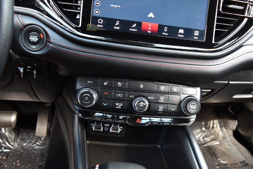 Used 2024 Dodge Durango GT AWD/4WD image 23