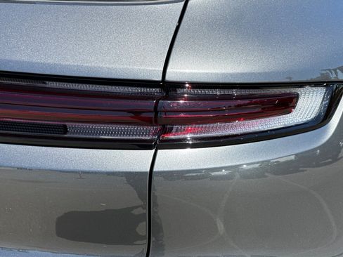 Used 2026 Porsche Cayenne AWD/4WD image 28