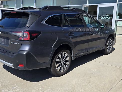 Used 2023 Subaru Outback Limited AWD/4WD image 3
