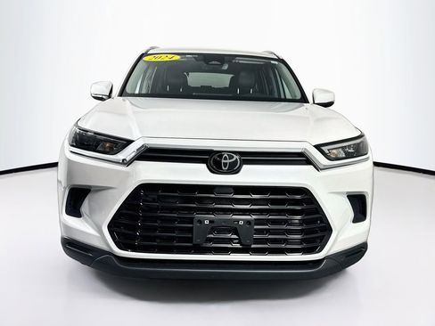 Used 2024 Toyota Grand Highlander AWD image 2