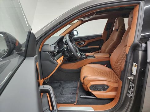 Used 2022 Lamborghini Urus image 12