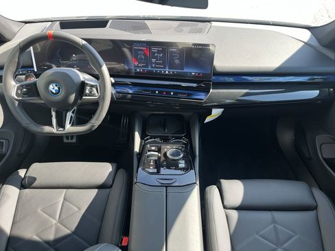 Used 2025 BMW i5 M60 w/ Premium Package image 29