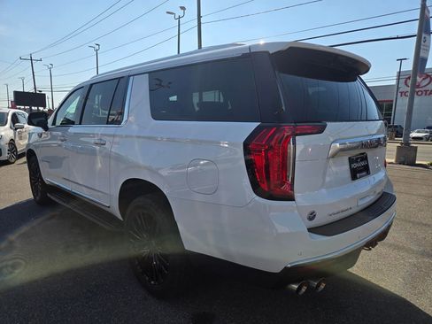Used 2023 GMC Yukon XL Denali AWD/4WD image 7