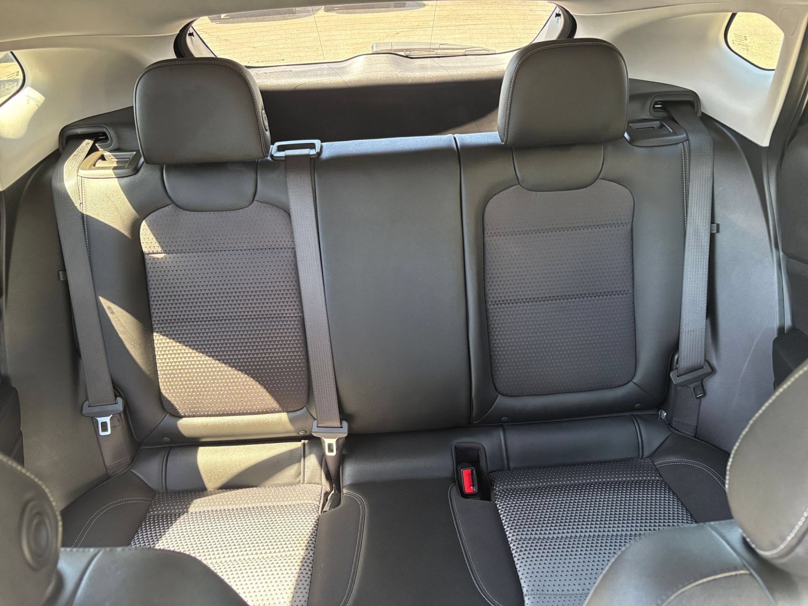 Used 2025 Chevrolet Trax LT FWD image 36