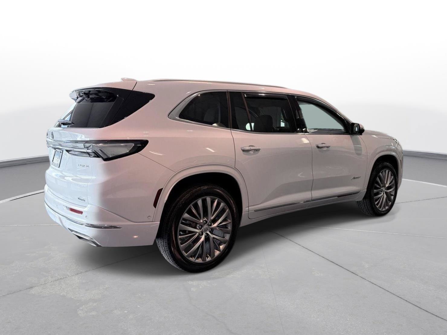Used 2026 Buick Enclave Avenir w/ Super Cruise Package AWD/4WD image 12