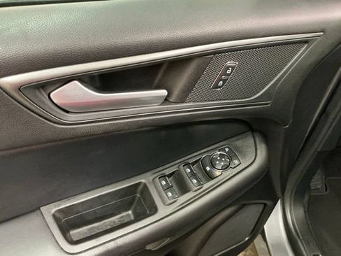 Used 2021 Ford Edge SE FWD image 13