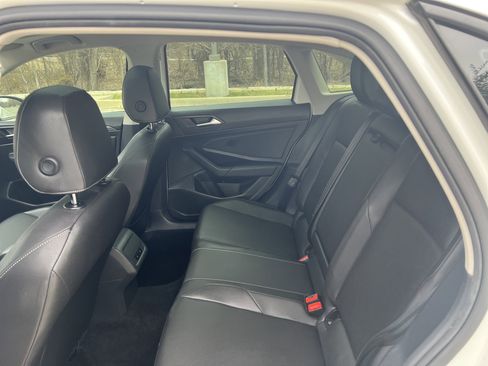 Used 2020 Volkswagen Jetta SEL image 29