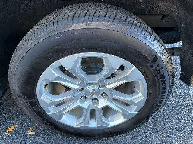 Used 2024 Chevrolet Silverado 1500 LTZ AWD/4WD image 19