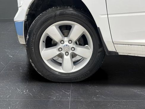 Used 2023 RAM 1500 Classic SLT image 32