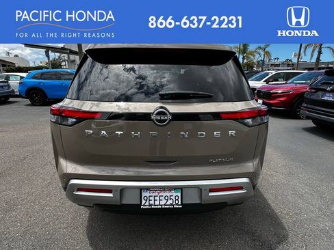Used 2023 Nissan Pathfinder Platinum FWD image 6