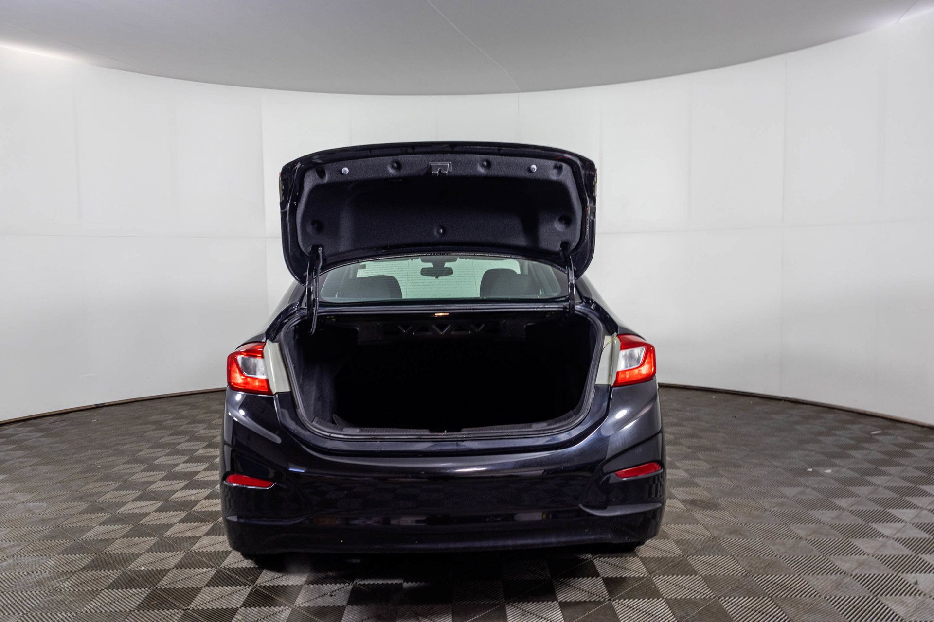 Used 2017 Chevrolet Cruze LS FWD image 36