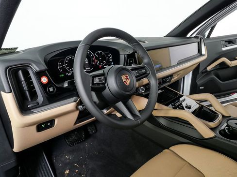 New 2026 Porsche Cayenne image 4