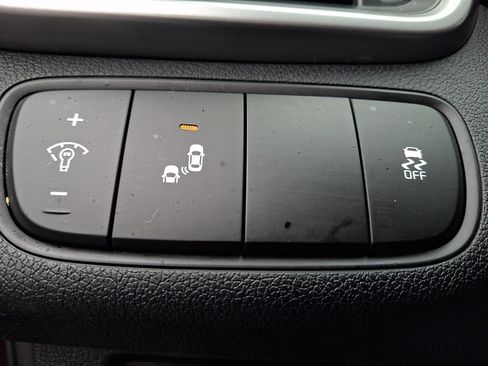 Used 2019 Kia Sorento 2.4L LX image 25