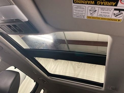 Used 2023 Nissan Rogue SV w/ SV Premium B Package image 16