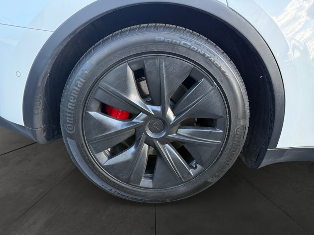 Used 2022 Tesla Model Y Performance AWD/4WD image 9