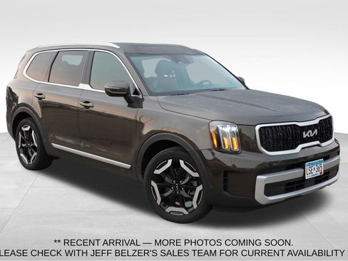 Certified 2024 Kia Telluride EX w/ EX Captain's Chair Package AWD/4WD image 1
